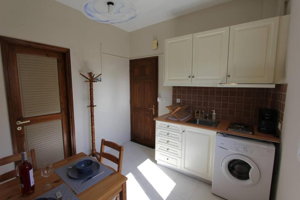 Cozy Apartment In The Heart Of The Town Argostoli  Exterior photo